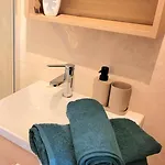 Apartment App F2 Proche Et Place De Parking Privative , Menage Inclus, Linge De Maison En Option *