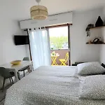 App F2 Proche Et Place De Parking Privative , Menage Inclus, Linge De Maison En Option *