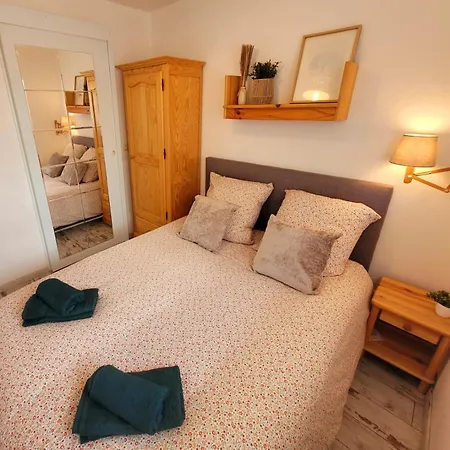 Apartment App F2 Proche Et Place De Parking Privative , Menage Inclus, Linge De Maison En Option