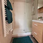 App F2 Proche Et Place De Parking Privative , Ménage Inclus, Linge De Maison En Option Apartamento *