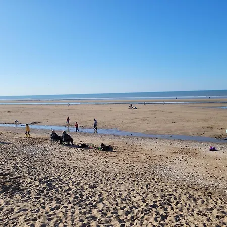 Apartman App F2 Proche Et Place De Parking Privative , Menage Inclus, Linge De Maison En Option Villers-sur-Mer