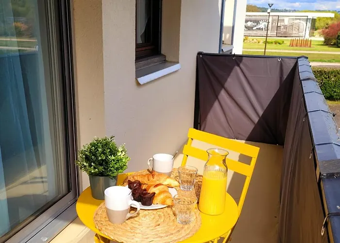 App F2 Proche Et Place De Parking Privative , Menage Inclus, Linge De Maison En Option