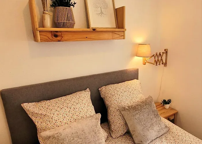 App F2 Proche Et Place De Parking Privative , Menage Inclus, Linge De Maison En Option *