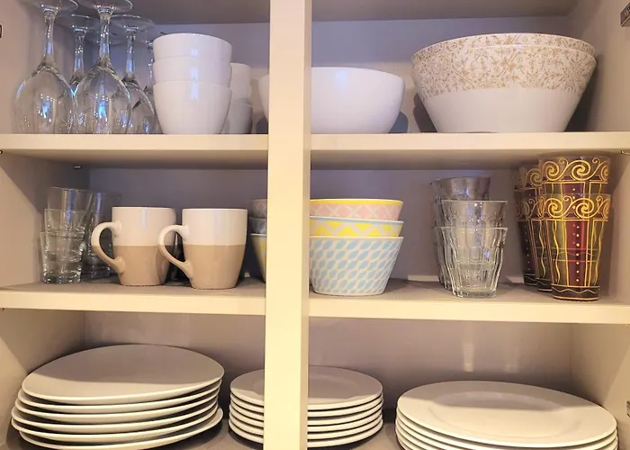 App F2 Proche Et Place De Parking Privative , Menage Inclus, Linge De Maison En Option *